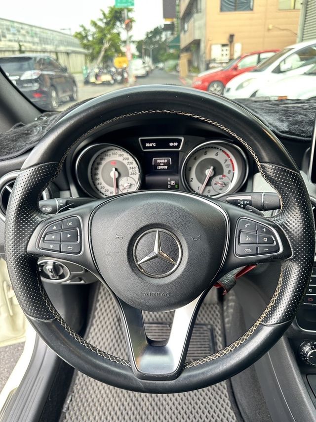 M-BENZ賓士 CLA220  第7張相片
