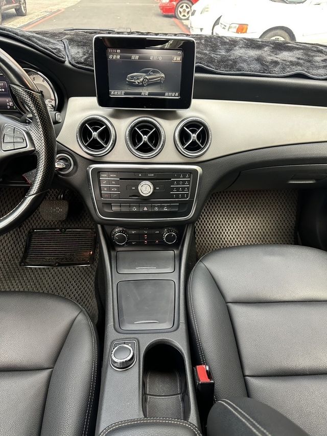 M-BENZ賓士 CLA220  第8張相片