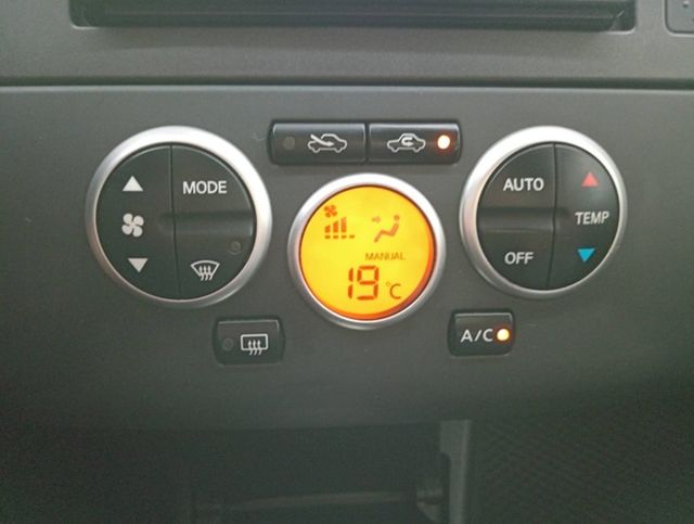 NISSAN日產 TIIDA  第19張相片