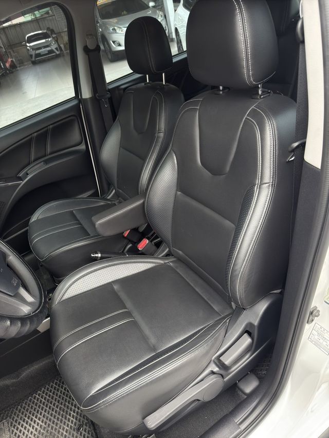 MITSUBISHI三菱 COLT PLUS  第8張相片