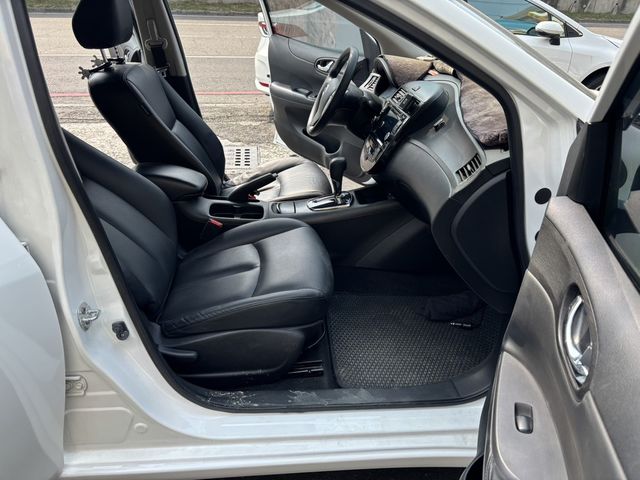 NISSAN日產 TIIDA  第8張相片