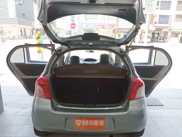 TOYOTA豐田 YARIS  第3張相片