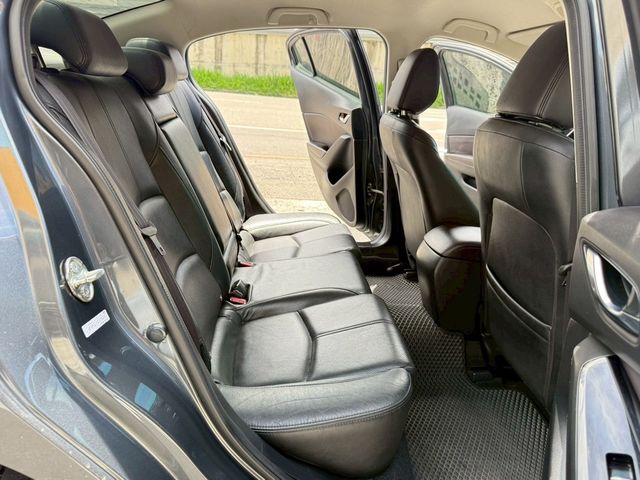 MAZDA馬自達 MAZDA 3  第16張相片