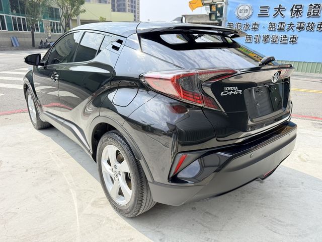 TOYOTA豐田 C-HR  第4張相片