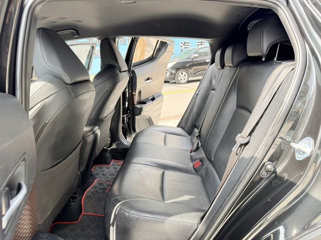 TOYOTA豐田 C-HR  第13張相片