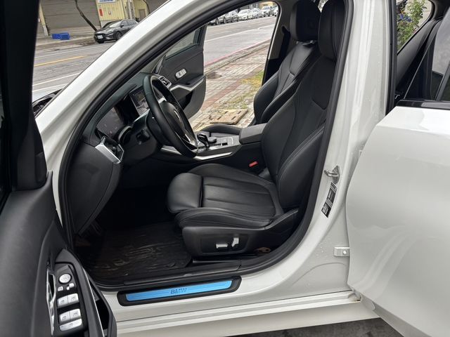 BMW寶馬 318I  第12張相片