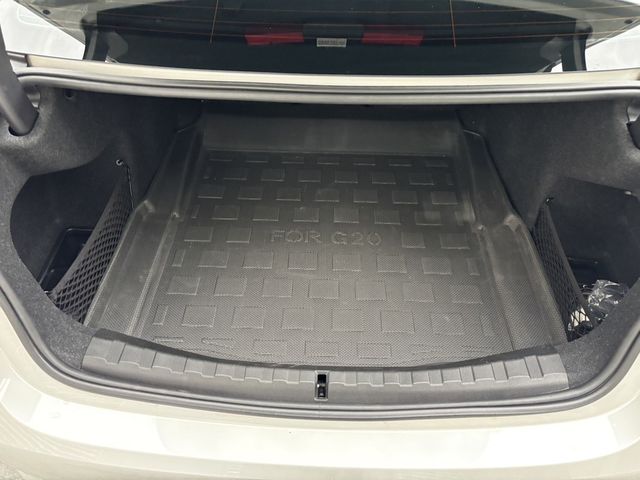 BMW寶馬 318I  第14張相片