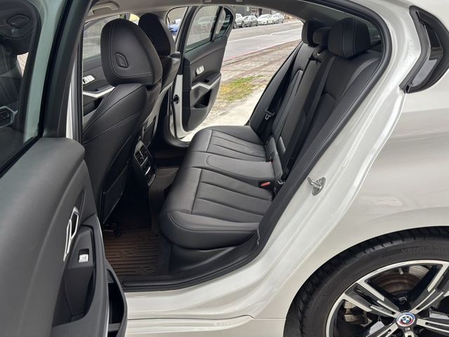 BMW寶馬 318I  第17張相片