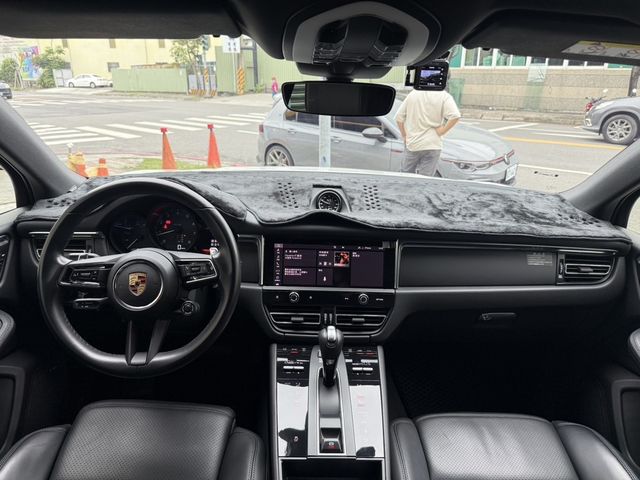 PORSCHE保時捷 MACAN  第7張相片