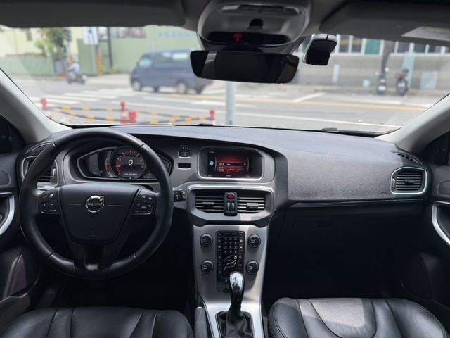 VOLVO富豪 V40  第7張相片