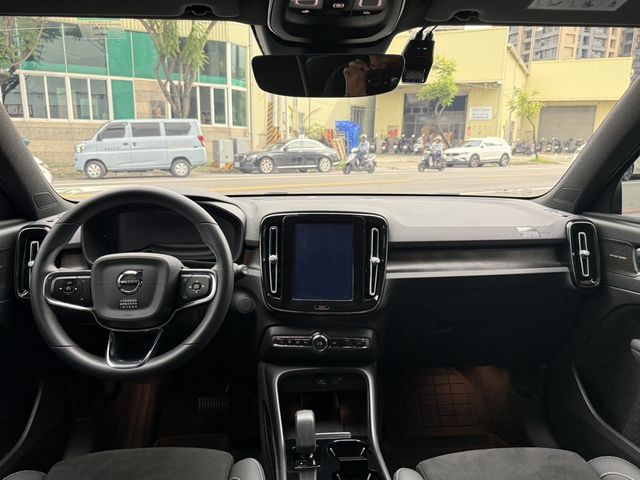 VOLVO富豪 XC40  第8張相片
