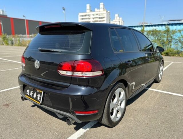 VOLKSWAGEN福斯 GOLF GTI  第2張相片