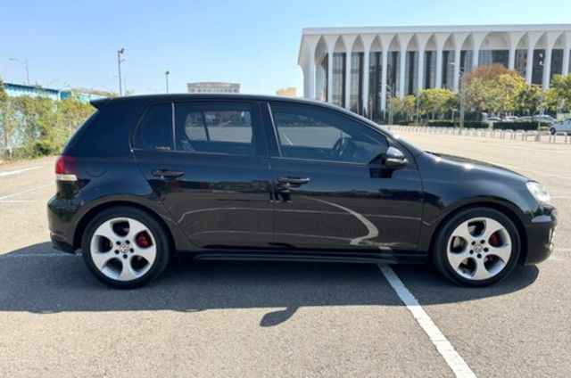 VOLKSWAGEN福斯 GOLF GTI  第8張相片