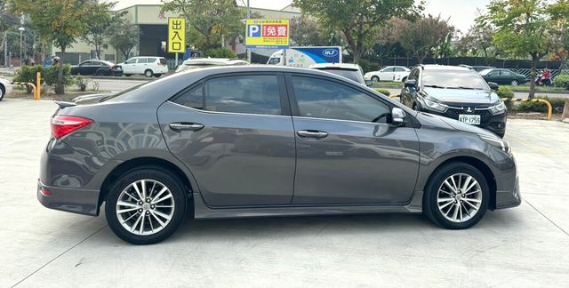 TOYOTA豐田 ALTIS  第4張相片