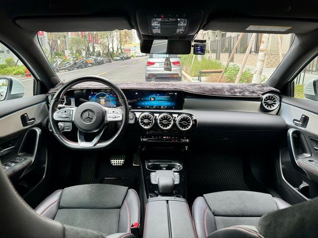 M-BENZ賓士 A180  第8張相片