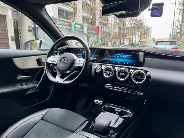 M-BENZ賓士 A180  第10張相片