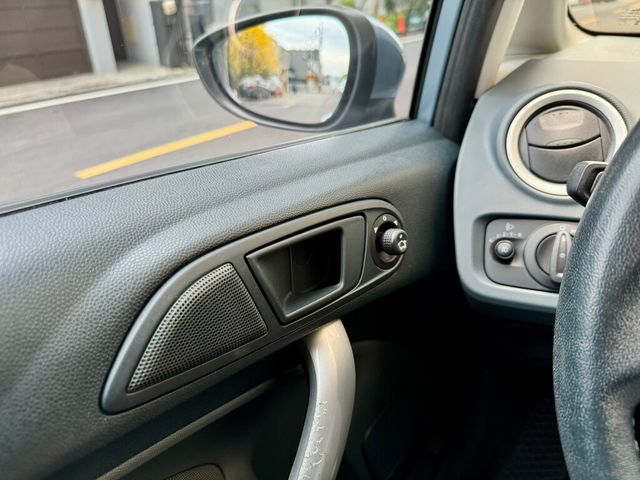 FORD福特 FIESTA  第25張相片