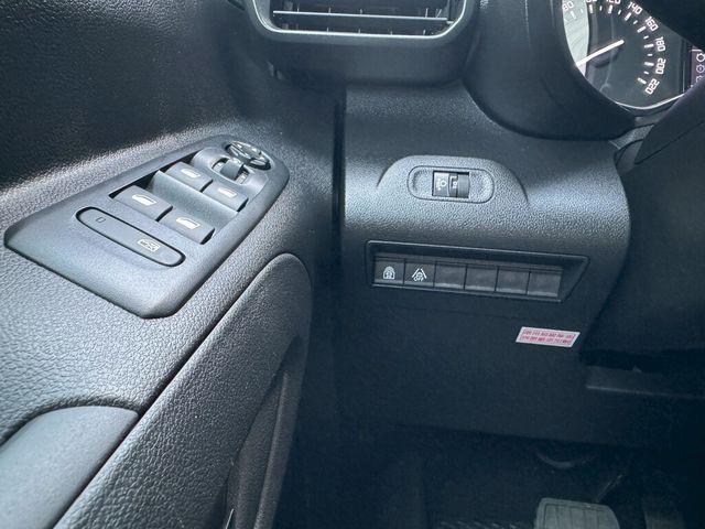 CITROEN雪鐵龍 BERLINGO  第13張相片