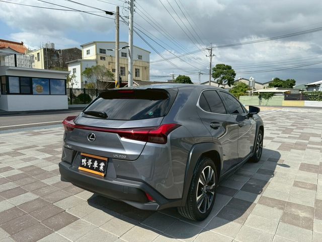 LEXUS凌志 UX200  第2張相片
