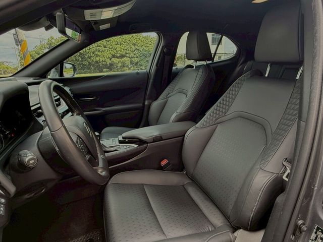 LEXUS凌志 UX200  第9張相片