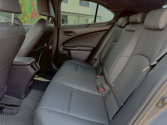 LEXUS凌志 UX200  第10張相片