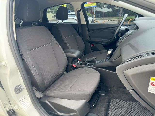 FORD福特 FOCUS  第14張相片