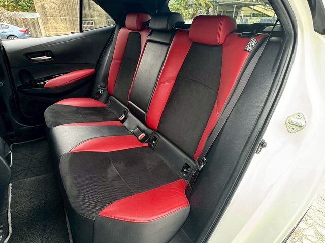 TOYOTA豐田 AURIS  第9張相片