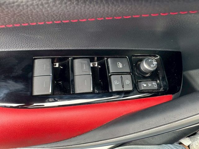 TOYOTA豐田 AURIS  第15張相片