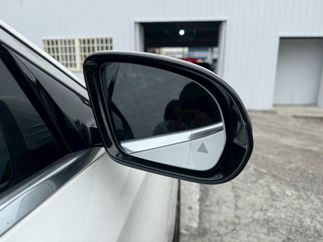 M-BENZ賓士 E200  第13張相片