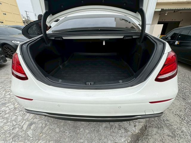 M-BENZ賓士 E200  第19張相片