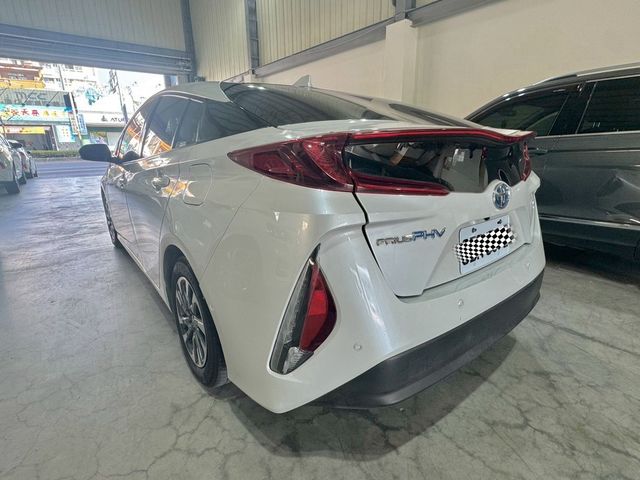 TOYOTA豐田 PRIUS PHV  第4張相片