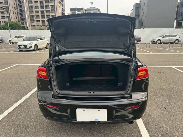 MITSUBISHI三菱 LANCER FORTIS  第20張相片