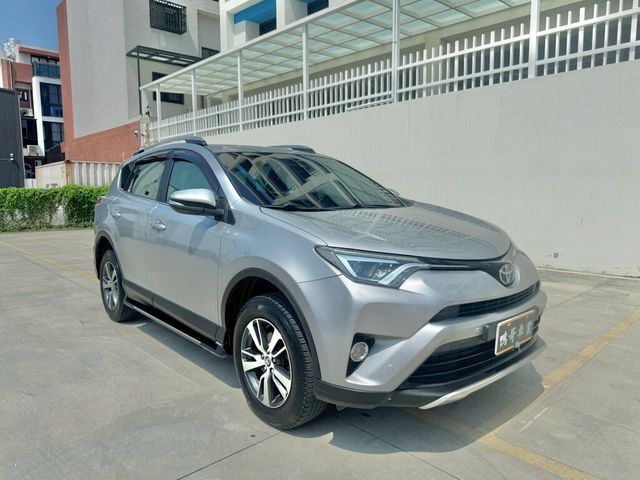 TOYOTA豐田 RAV4  第9張相片
