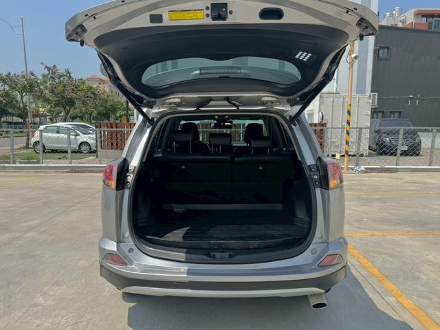 TOYOTA豐田 RAV4  第17張相片