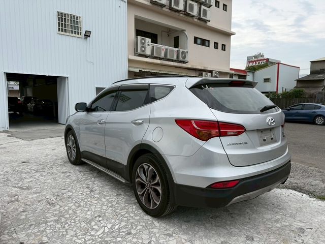 HYUNDAI現代 SANTA FE  第7張相片