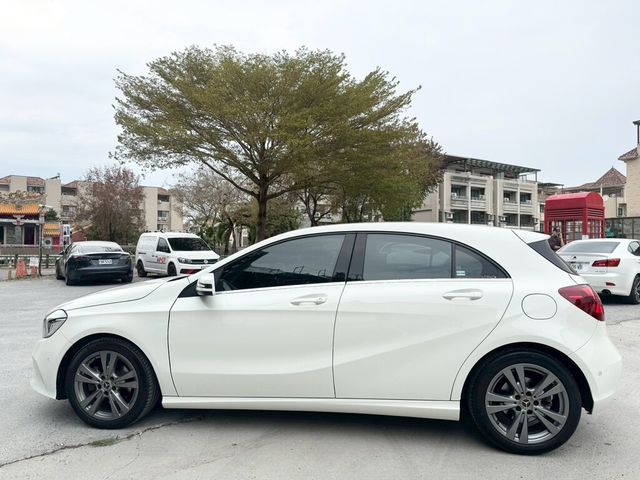 M-BENZ賓士 CLA250  第5張相片