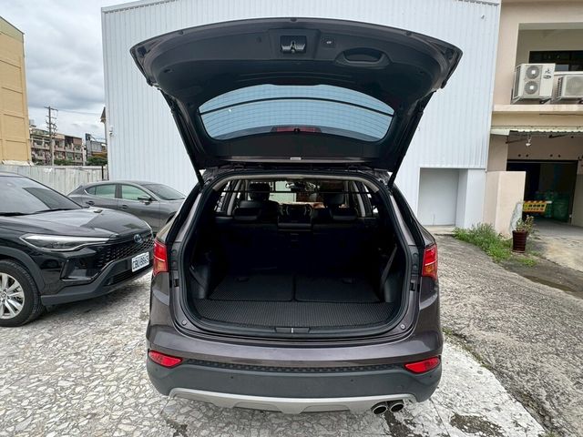 HYUNDAI現代 SANTA FE  第10張相片