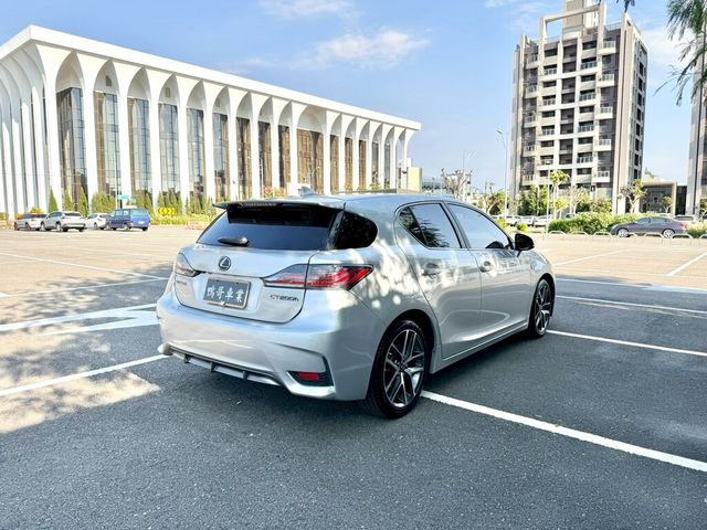 LEXUS凌志 CT200H  第2張相片
