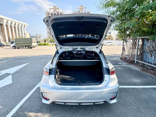 LEXUS凌志 CT200H  第10張相片