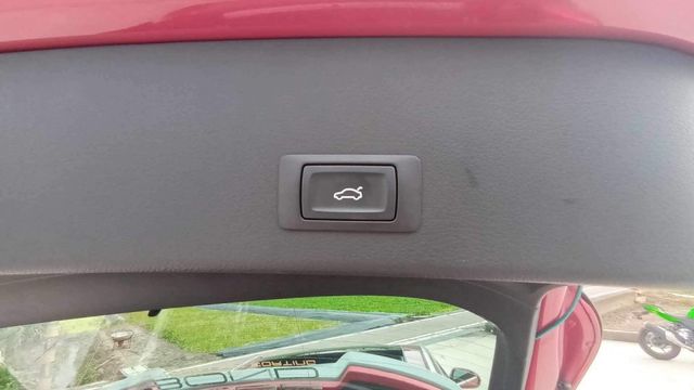 2012 A6 Avant 2.0 TFSI 挑戰市場最低價最帥  現主時 不用50萬 就賣36.8萬  第15張相片