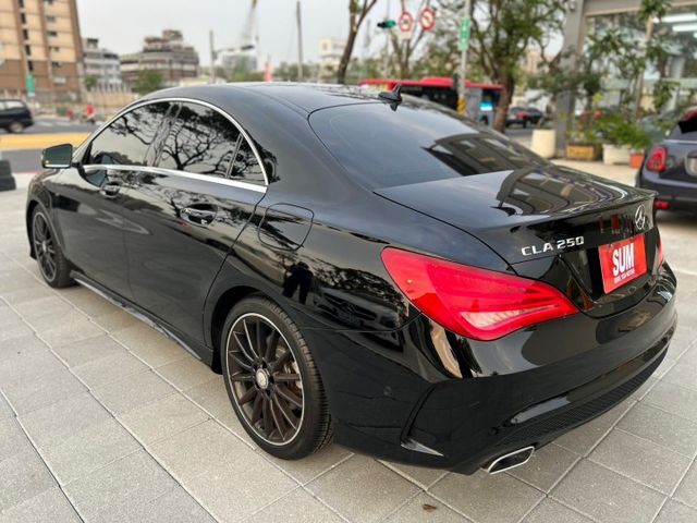 2015年 M-Benz  CLA250  2.0  第18張相片