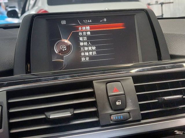 總代理、i-key、前後霧燈、定速、斜坡起步、ABS、倒車影像  第11張相片