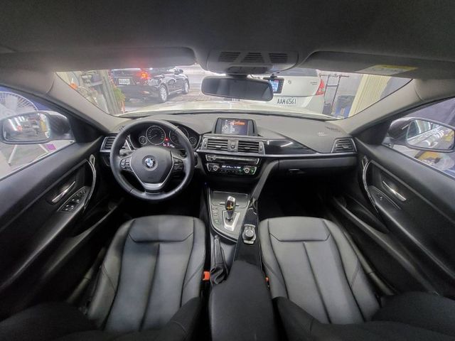 總代理、i-key、前後霧燈、定速、斜坡起步、ABS、倒車影像  第14張相片