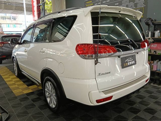 定速、盲點偵測、車道偏離警示、車道變換輔助  第18張相片