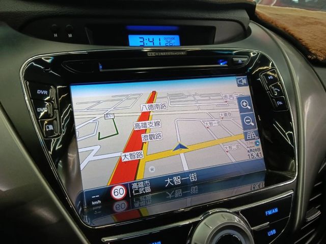 ABS、前後霧燈、i-key、定速、電動天窗、循跡  第10張相片
