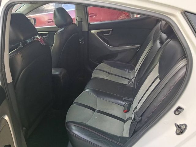 ABS、前後霧燈、i-key、定速、電動天窗、循跡  第16張相片