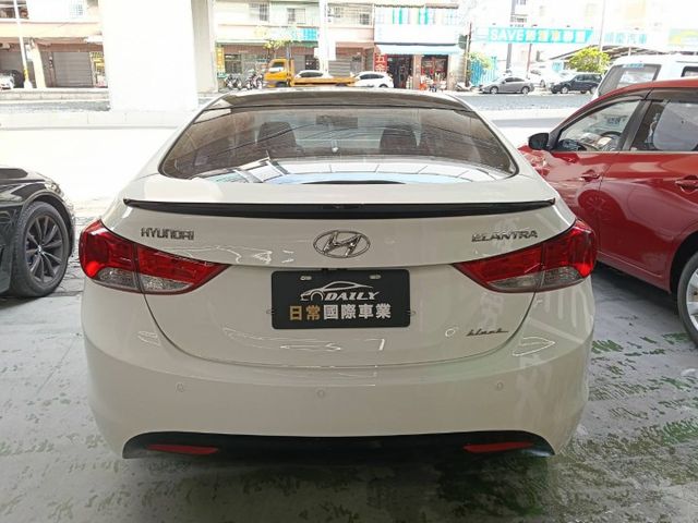 ABS、前後霧燈、i-key、定速、電動天窗、循跡  第19張相片