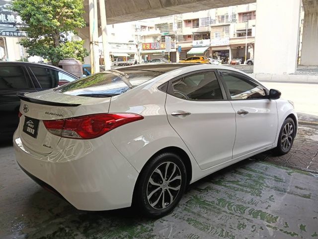 ABS、前後霧燈、i-key、定速、電動天窗、循跡  第20張相片