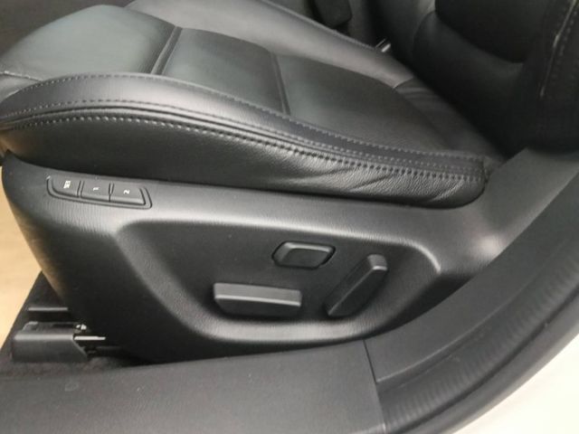 i-key、HID頭燈、定速、電動天窗、車道偏離警示  第8張相片