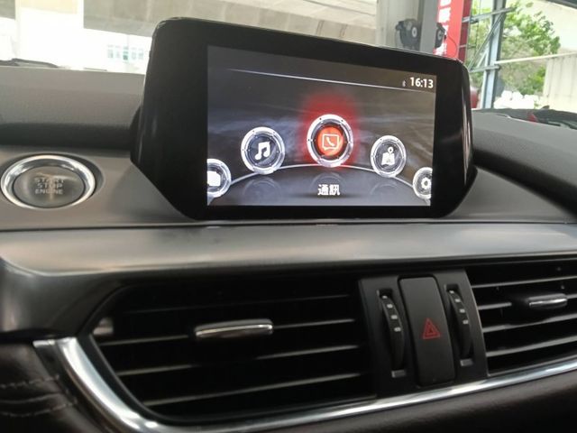 i-key、HID頭燈、定速、電動天窗、車道偏離警示  第10張相片